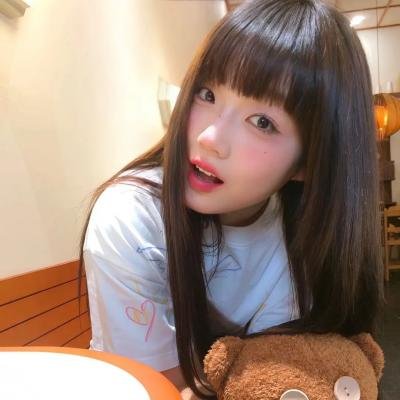 被校花撞飞后，我苟成了世界首富